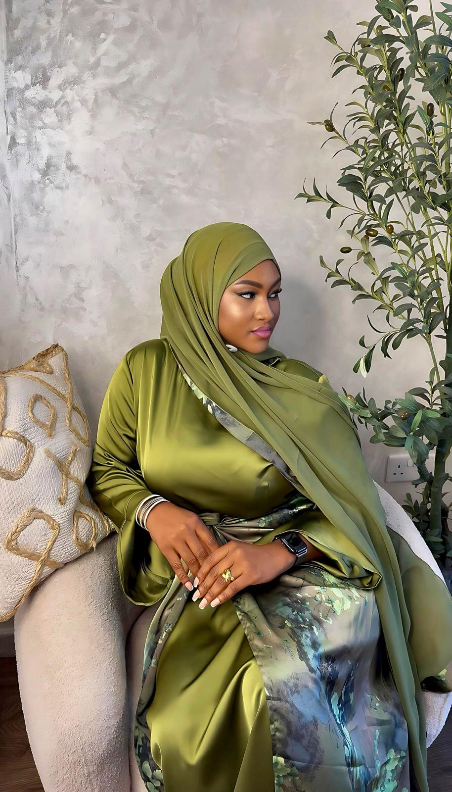 Wrap Satin Abaya In olive embrace - Detail